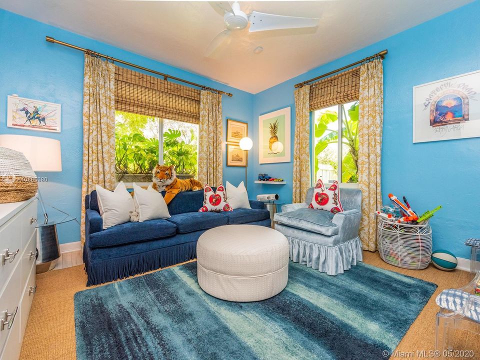 Recently Sold: $779,000 (3 beds, 2 baths, 1830 Square Feet)