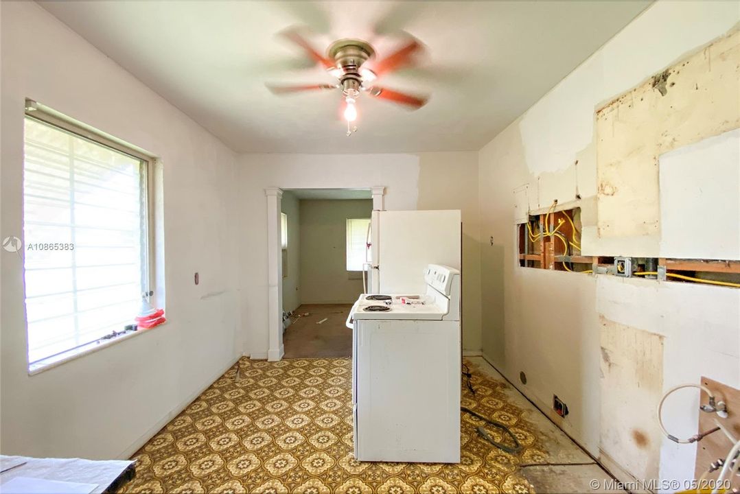 Vendido Recientemente: $149,999 (3 camas, 1 baños, 1080 Pies cuadrados)
