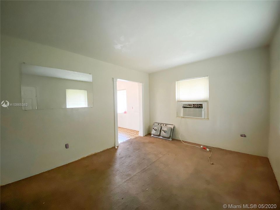 Vendido Recientemente: $149,999 (3 camas, 1 baños, 1080 Pies cuadrados)