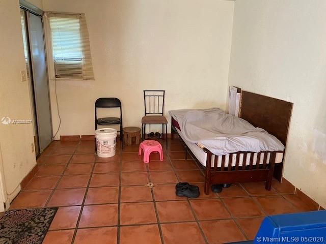 Vendido Recientemente: $239,000 (4 camas, 2 baños, 2122 Pies cuadrados)