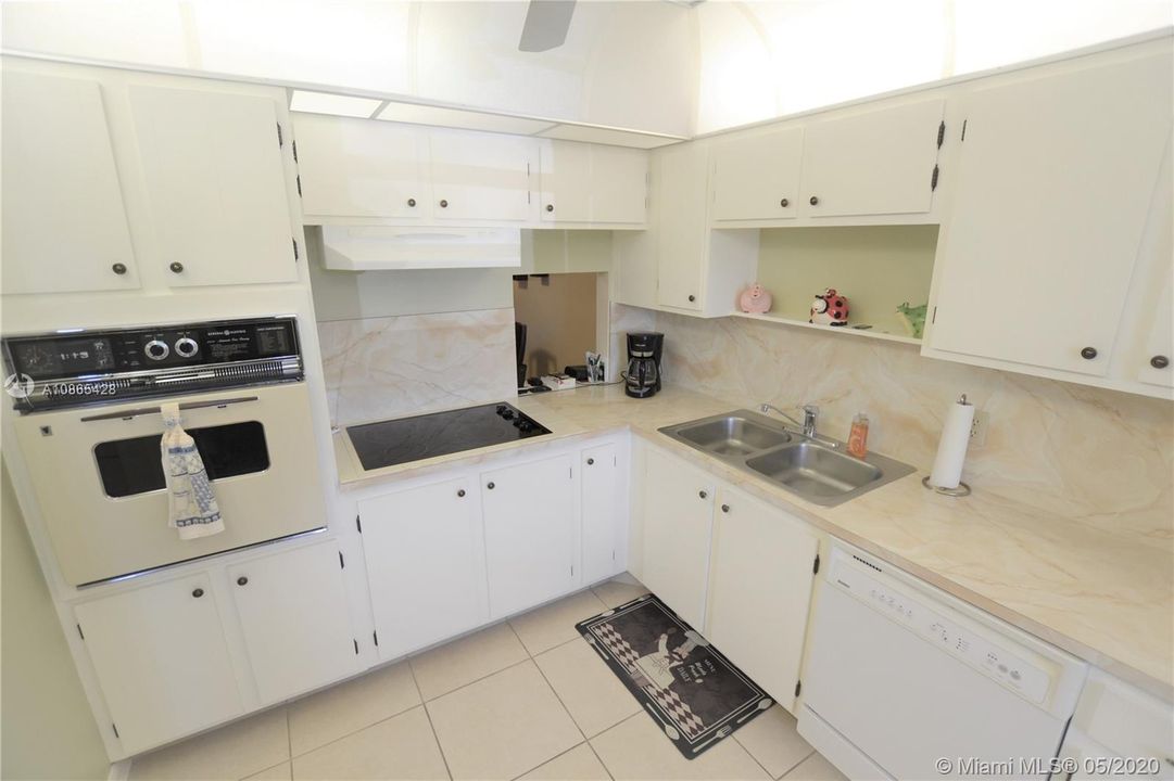 Recently Sold: $129,000 (2 beds, 2 baths, 999 Square Feet)