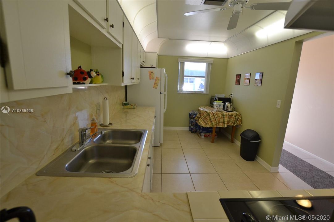 Recently Sold: $129,000 (2 beds, 2 baths, 999 Square Feet)