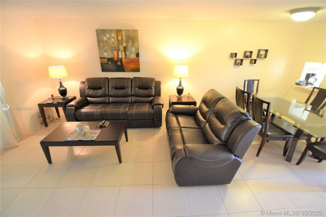 Recently Sold: $129,000 (2 beds, 2 baths, 999 Square Feet)