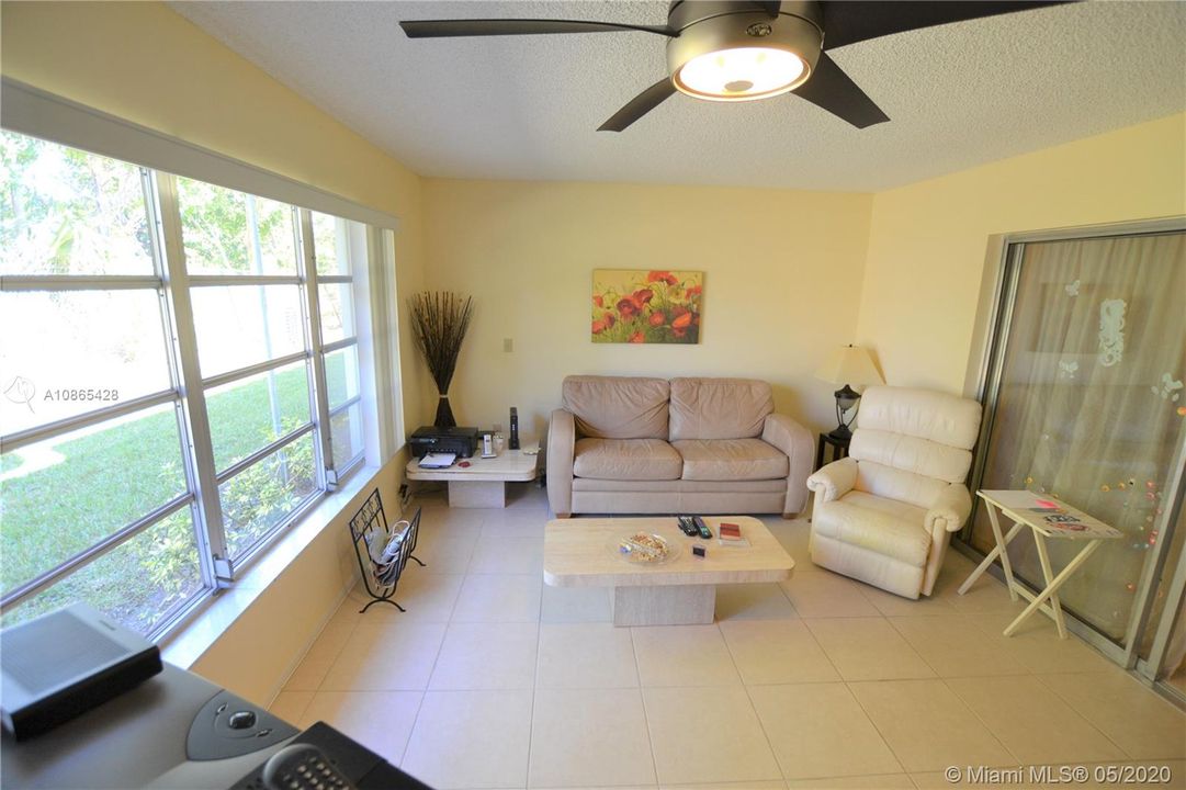 Recently Sold: $129,000 (2 beds, 2 baths, 999 Square Feet)