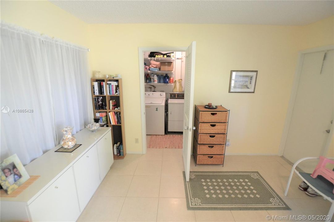 Recently Sold: $129,000 (2 beds, 2 baths, 999 Square Feet)