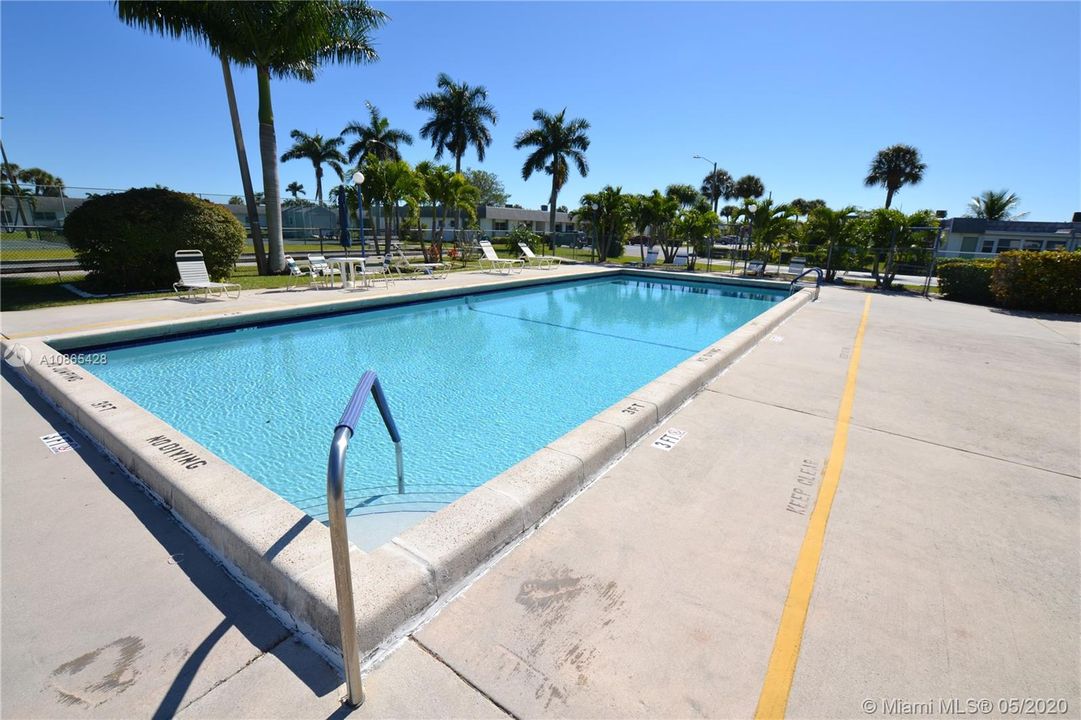 Recently Sold: $129,000 (2 beds, 2 baths, 999 Square Feet)