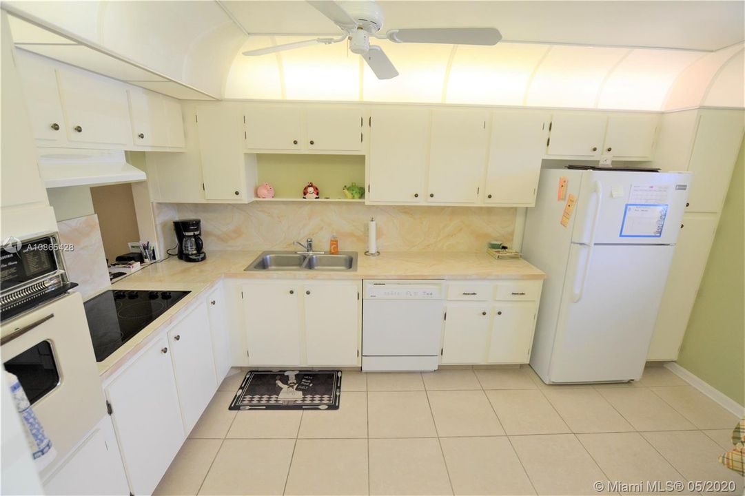 Recently Sold: $129,000 (2 beds, 2 baths, 999 Square Feet)