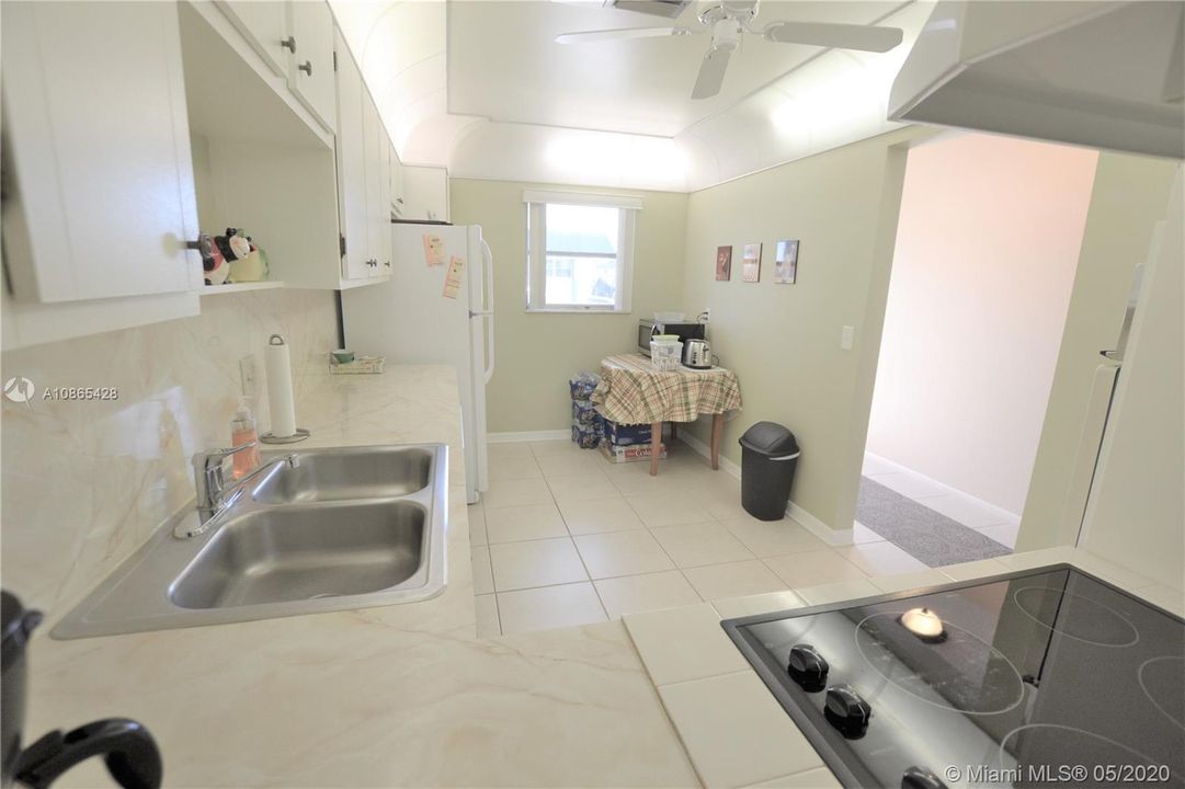 Recently Sold: $129,000 (2 beds, 2 baths, 999 Square Feet)