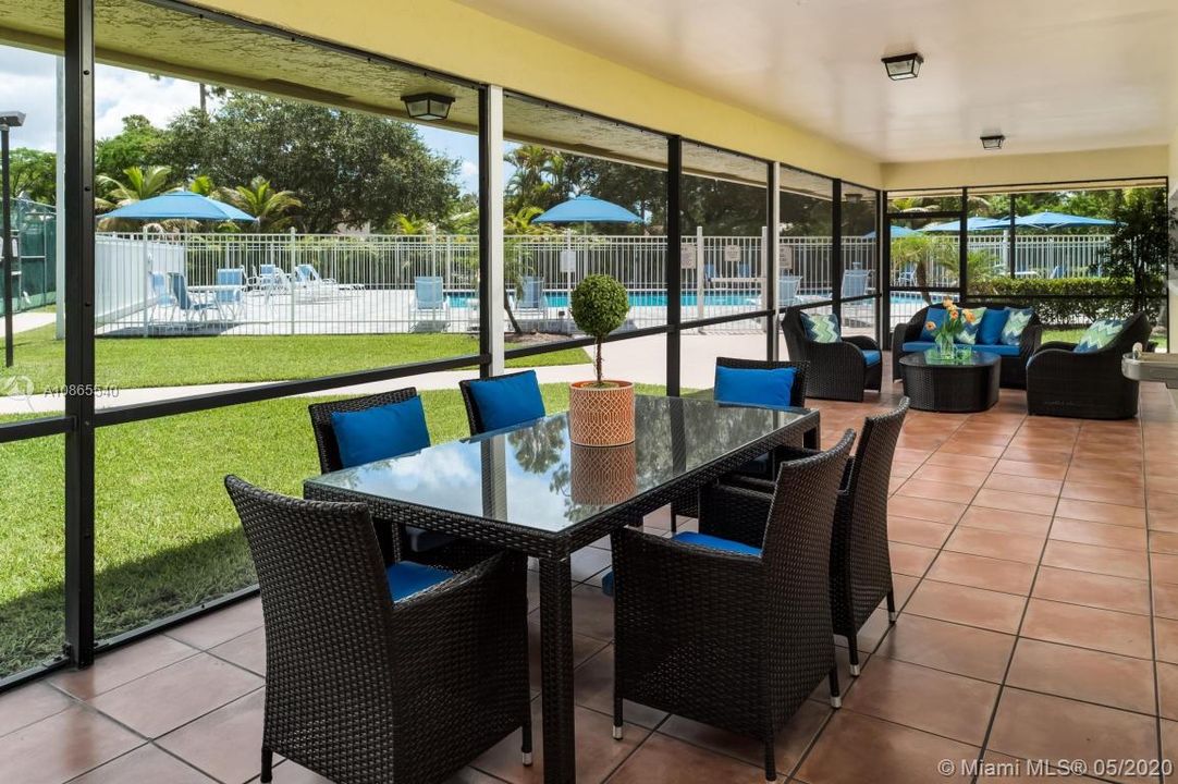 Recently Rented: $1,449 (2 beds, 2 baths, 980 Square Feet)