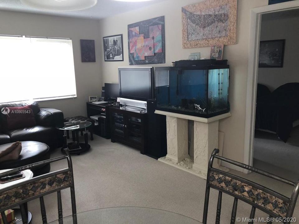 Vendido Recientemente: $107,000 (1 camas, 1 baños, 700 Pies cuadrados)