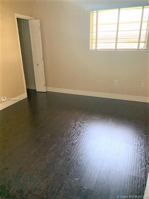 Recently Rented: $2,550 (3 beds, 2 baths, 2577 Square Feet)