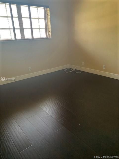 Recently Rented: $2,550 (3 beds, 2 baths, 2577 Square Feet)