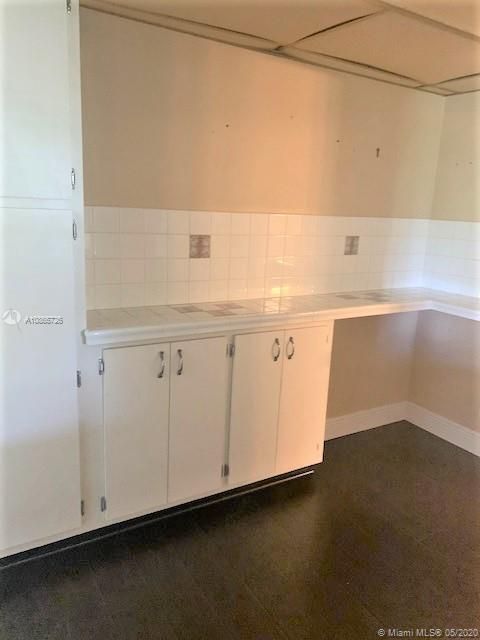 Recently Rented: $2,550 (3 beds, 2 baths, 2577 Square Feet)