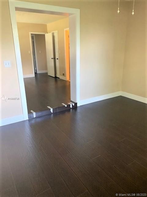 Recently Rented: $2,550 (3 beds, 2 baths, 2577 Square Feet)