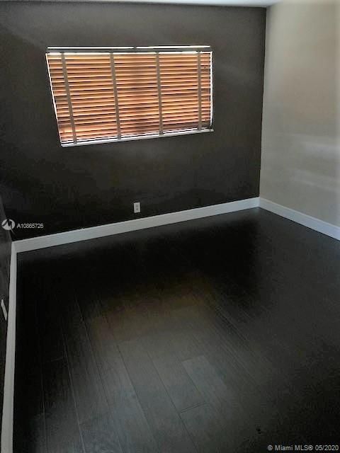 Recently Rented: $2,550 (3 beds, 2 baths, 2577 Square Feet)