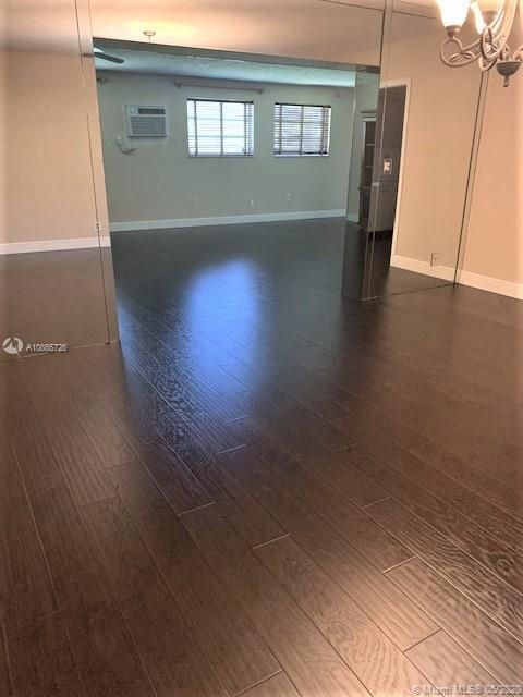 Recently Rented: $2,550 (3 beds, 2 baths, 2577 Square Feet)