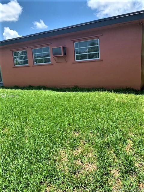 Recently Rented: $2,550 (3 beds, 2 baths, 2577 Square Feet)
