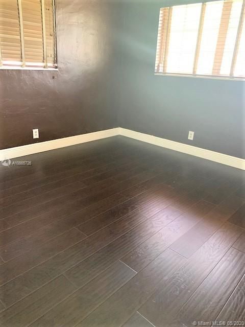 Recently Rented: $2,550 (3 beds, 2 baths, 2577 Square Feet)