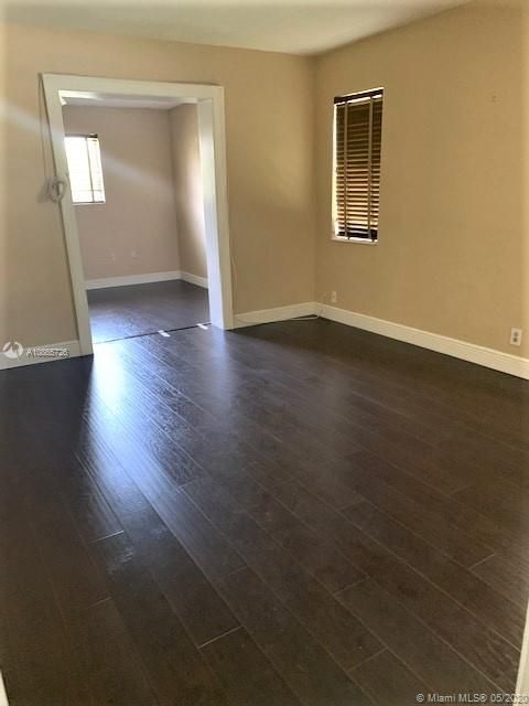Recently Rented: $2,550 (3 beds, 2 baths, 2577 Square Feet)