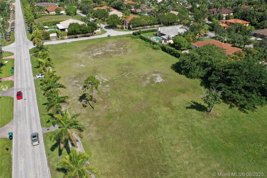 最近售出: $350,000 (0.65 acres)