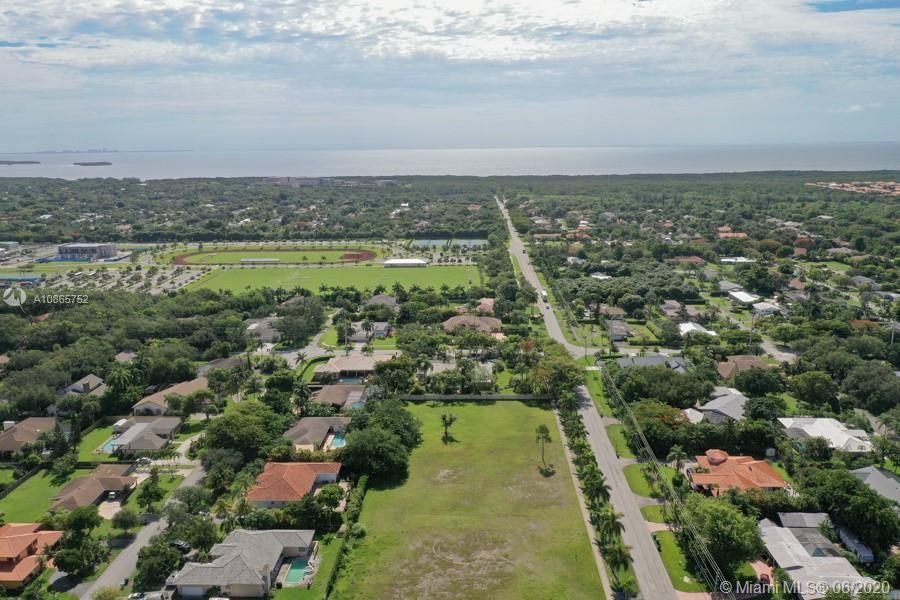 最近售出: $350,000 (0.65 acres)