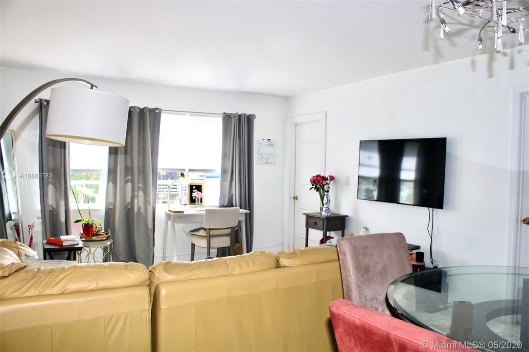 Recientemente alquilado: $1,200 (2 camas, 1 baños, 954 Pies cuadrados)