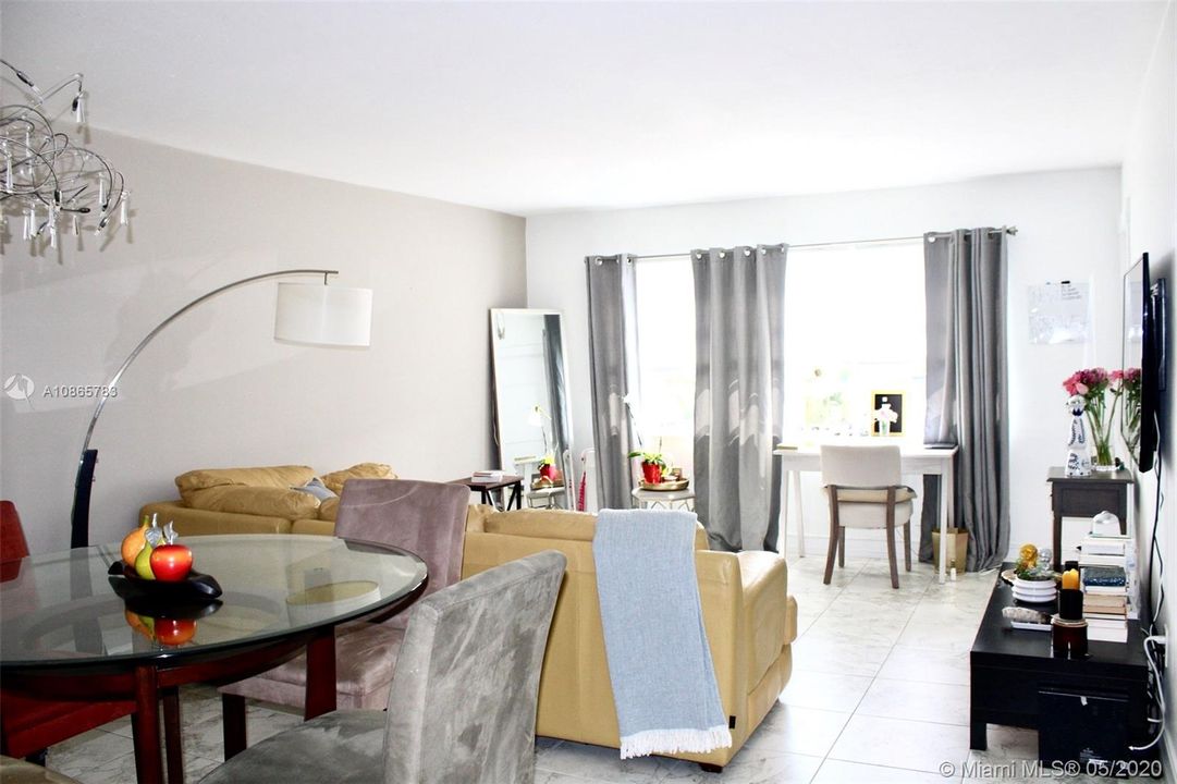 Recientemente alquilado: $1,200 (2 camas, 1 baños, 954 Pies cuadrados)