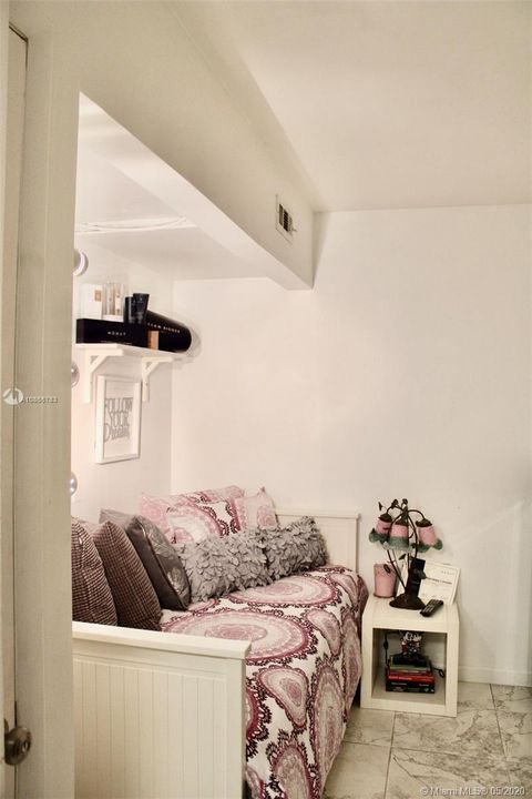 Recientemente alquilado: $1,200 (2 camas, 1 baños, 954 Pies cuadrados)