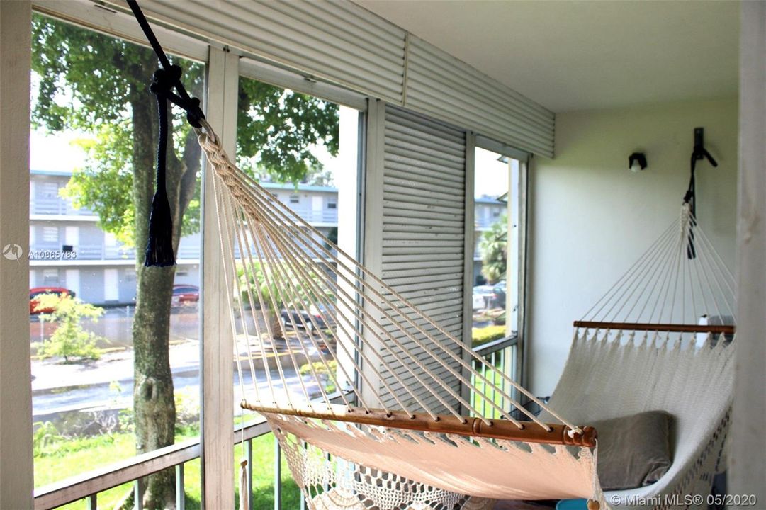 Recientemente alquilado: $1,200 (2 camas, 1 baños, 954 Pies cuadrados)