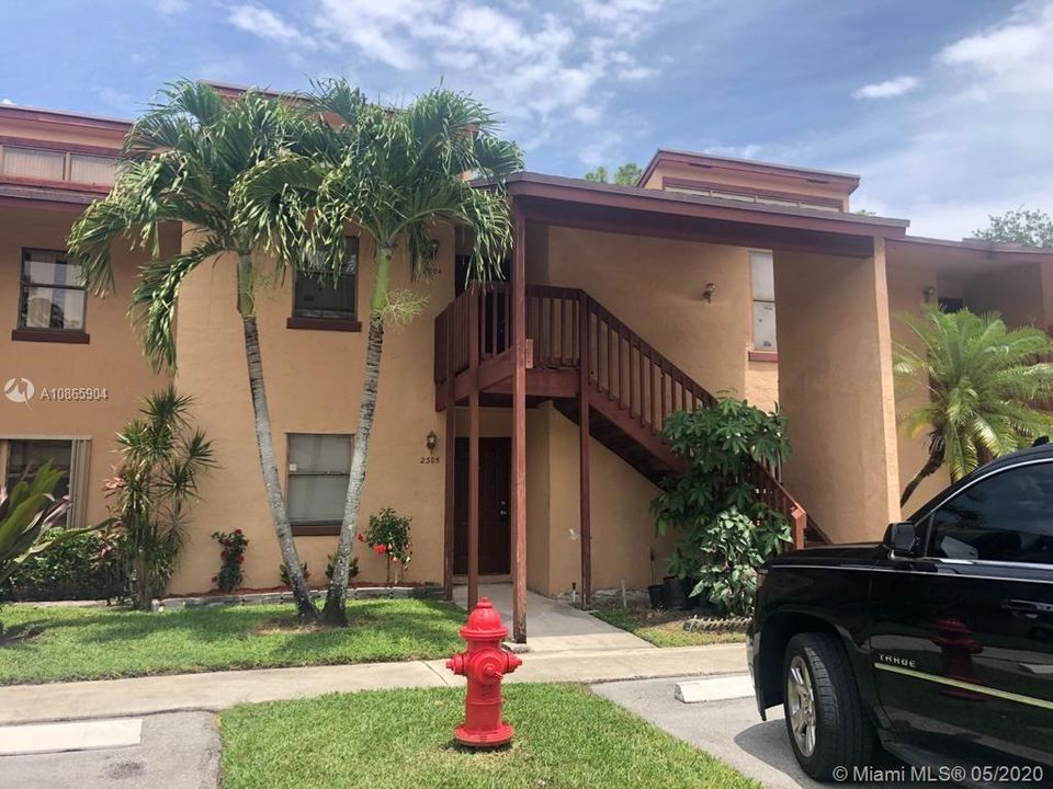 Recently Sold: $164,900 (2 beds, 2 baths, 1165 Square Feet)