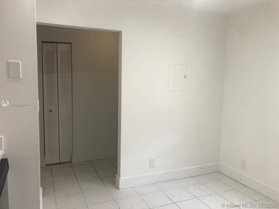 Recently Sold: $164,900 (2 beds, 2 baths, 1165 Square Feet)