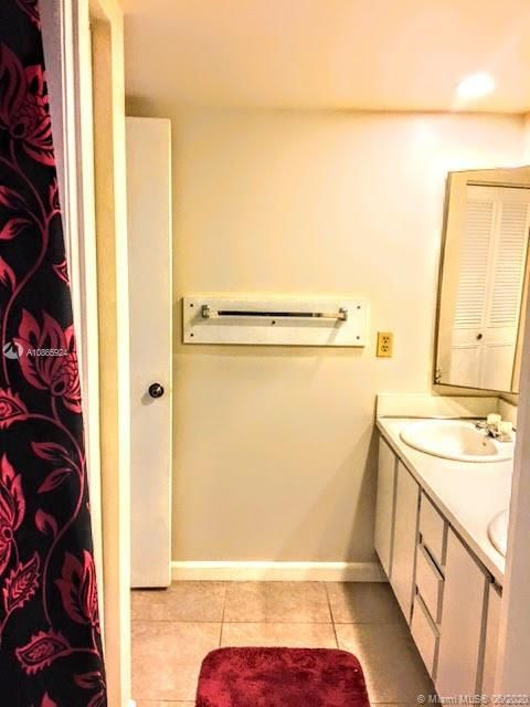 Recently Rented: $1,300 (2 beds, 2 baths, 1260 Square Feet)