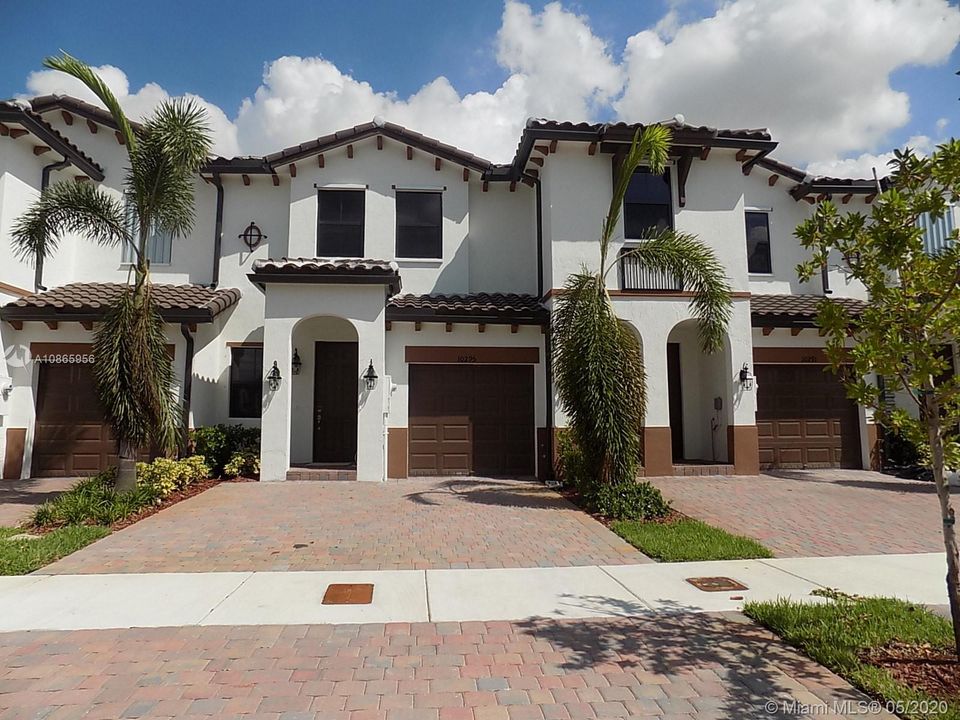 Recently Rented: $2,400 (3 beds, 2 baths, 1680 Square Feet)