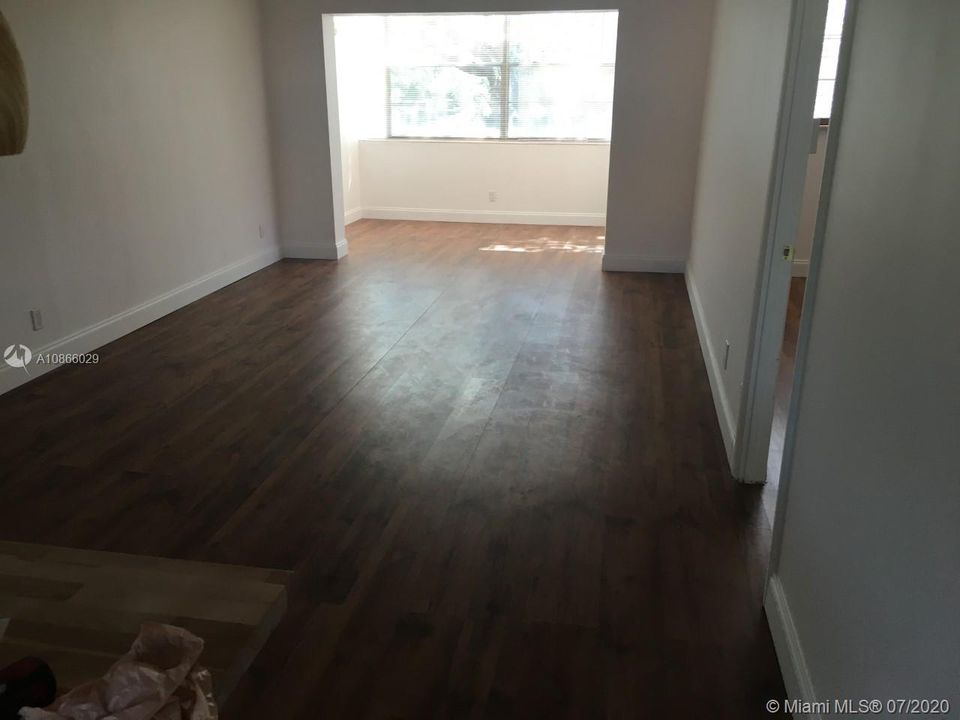 Недавно продано: $65,000 (1 спален, 1 ванн, 720 Квадратных фут)