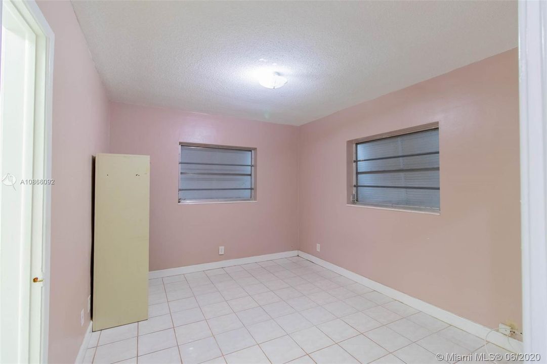 Recently Sold: $159,000 (2 beds, 1 baths, 1088 Square Feet)