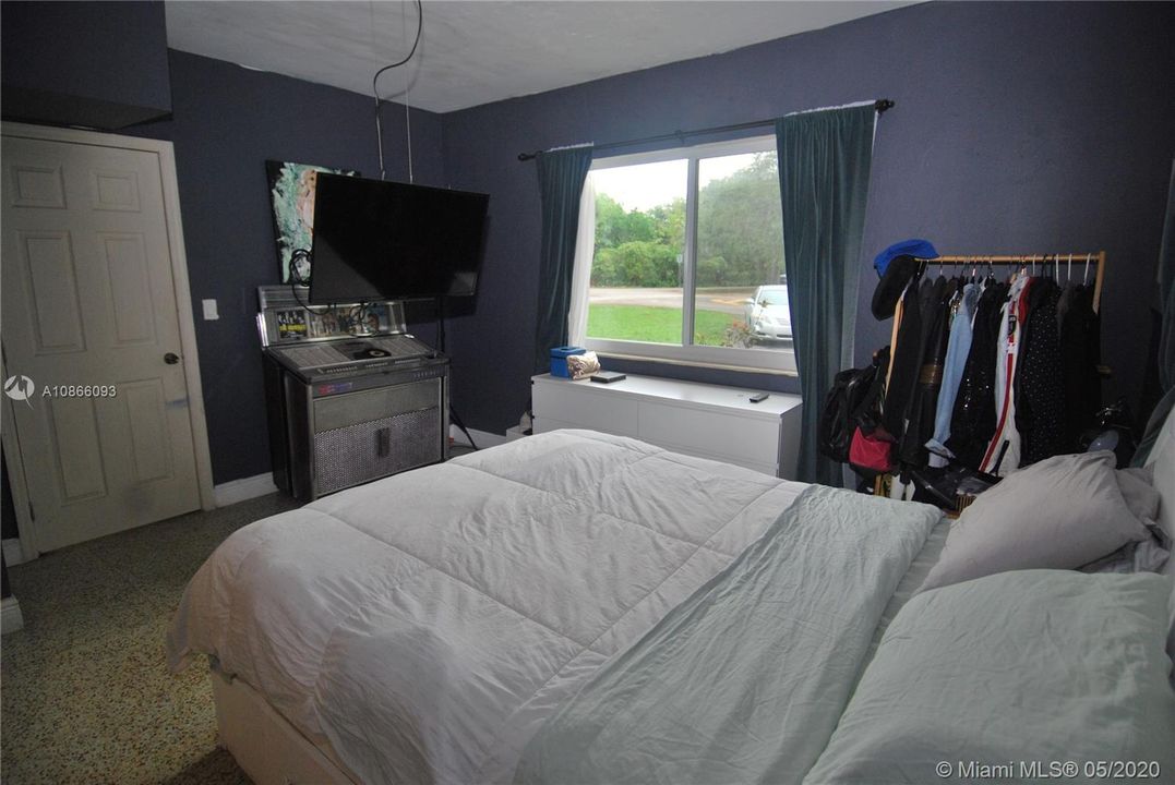 Recently Rented: $2,550 (2 beds, 2 baths, 1168 Square Feet)