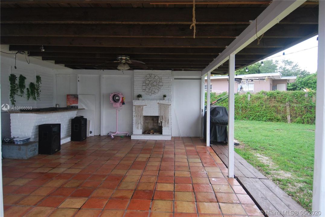 Recently Rented: $2,550 (2 beds, 2 baths, 1168 Square Feet)