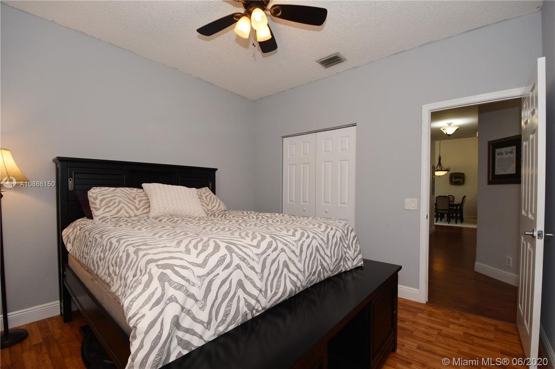 Recently Sold: $520,000 (4 beds, 2 baths, 2360 Square Feet)