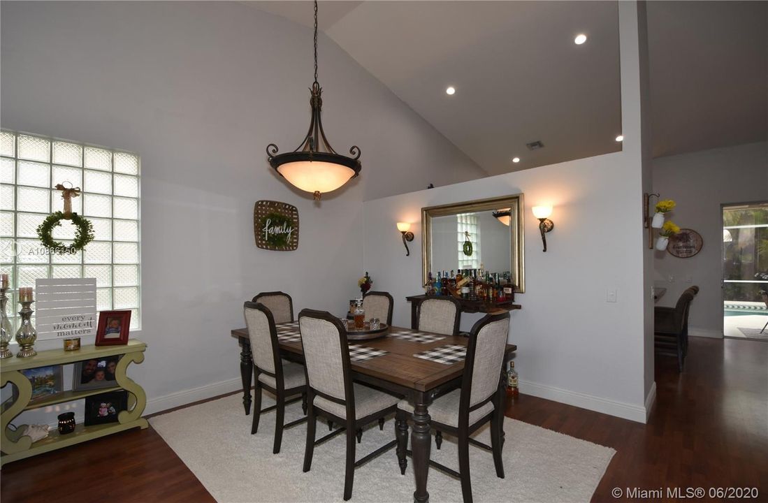 Recently Sold: $520,000 (4 beds, 2 baths, 2360 Square Feet)