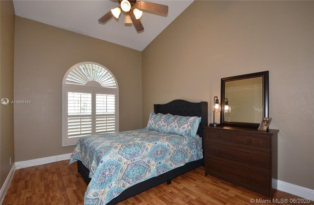 Recently Sold: $520,000 (4 beds, 2 baths, 2360 Square Feet)