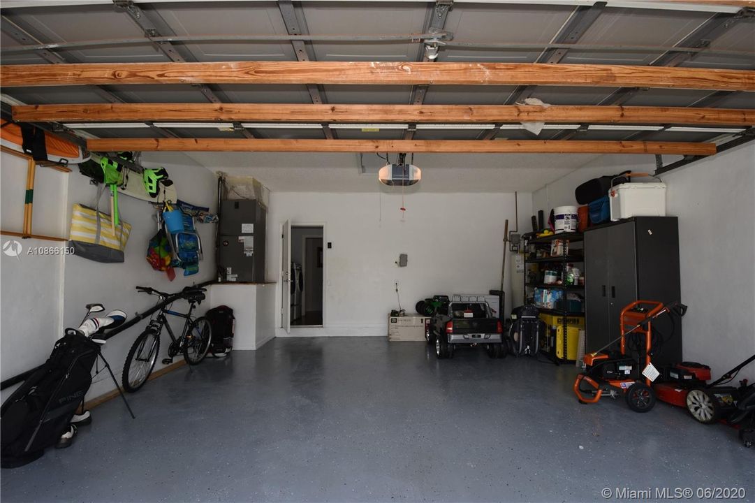 Recently Sold: $520,000 (4 beds, 2 baths, 2360 Square Feet)
