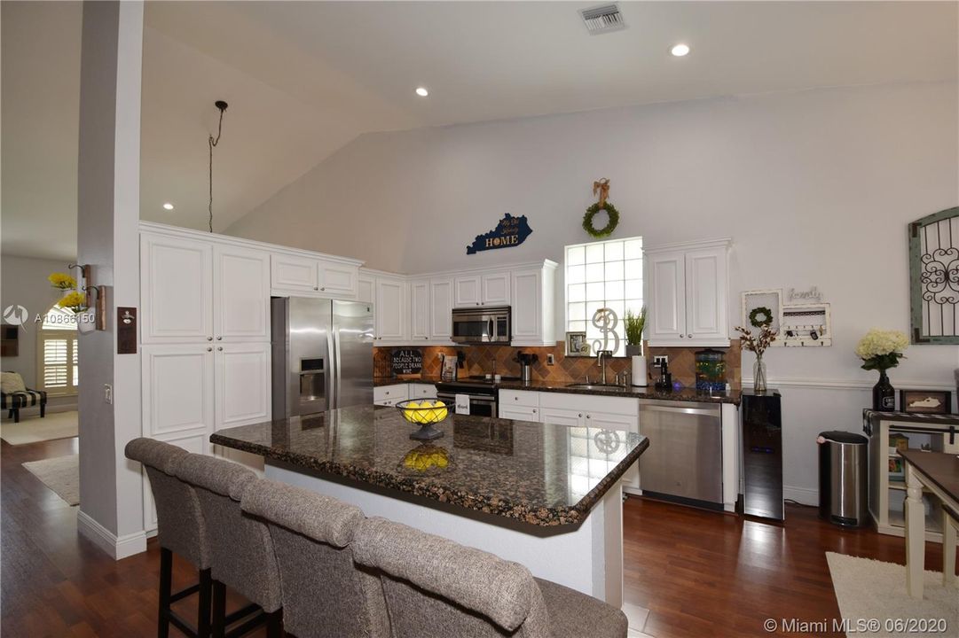Recently Sold: $520,000 (4 beds, 2 baths, 2360 Square Feet)