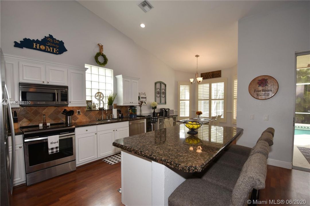 Recently Sold: $520,000 (4 beds, 2 baths, 2360 Square Feet)