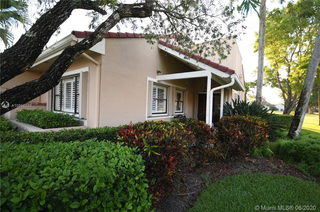 Vendido Recientemente: $385,000 (3 camas, 2 baños, 1530 Pies cuadrados)