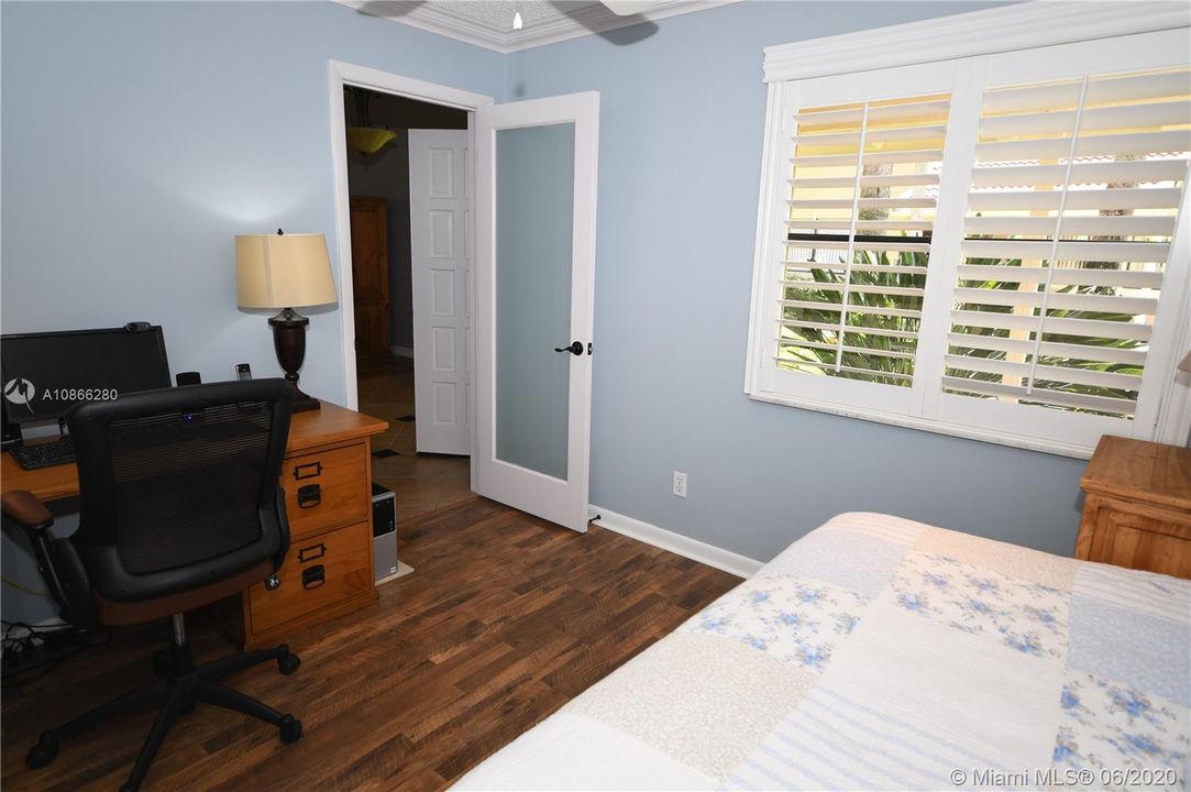 Vendido Recientemente: $385,000 (3 camas, 2 baños, 1530 Pies cuadrados)