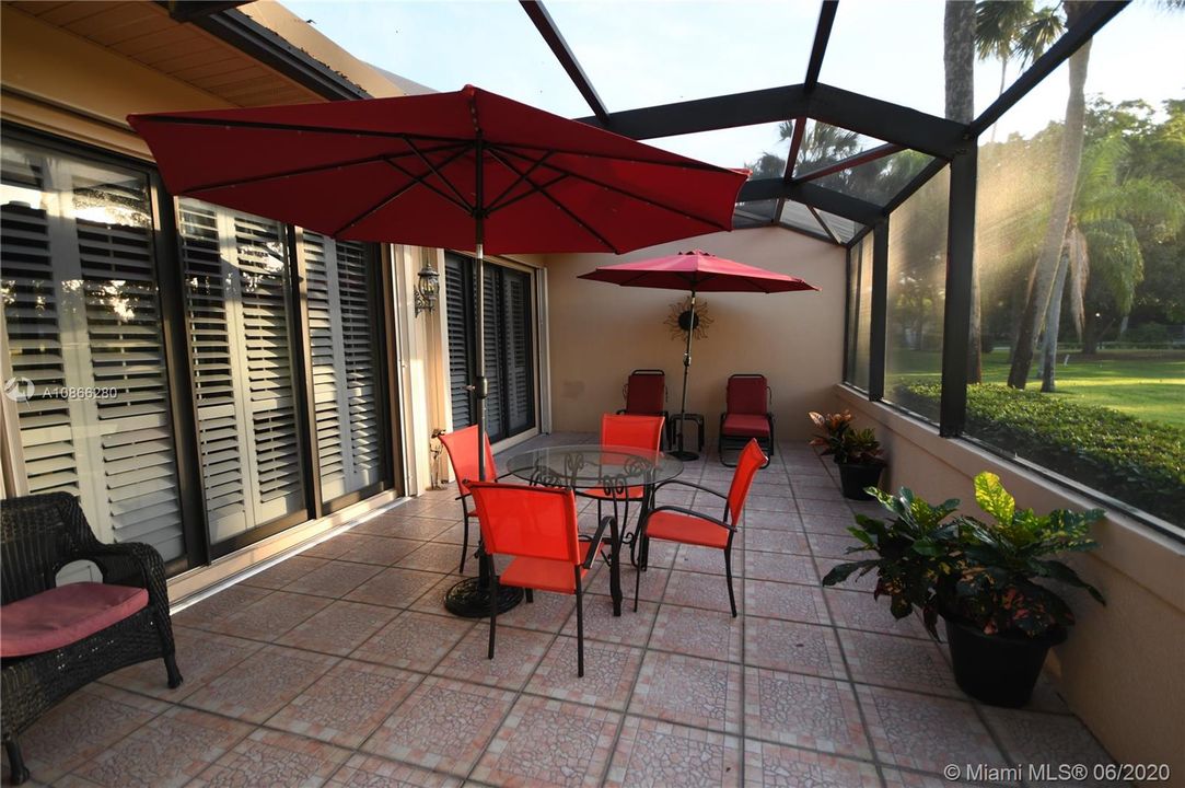 Vendido Recientemente: $385,000 (3 camas, 2 baños, 1530 Pies cuadrados)