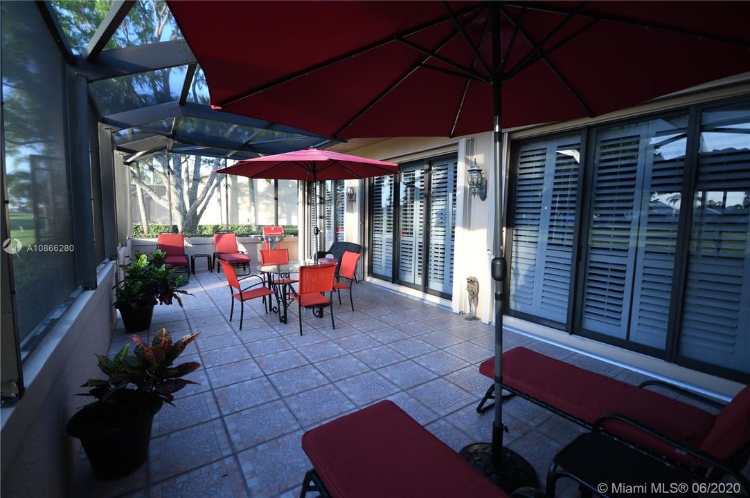 Vendido Recientemente: $385,000 (3 camas, 2 baños, 1530 Pies cuadrados)