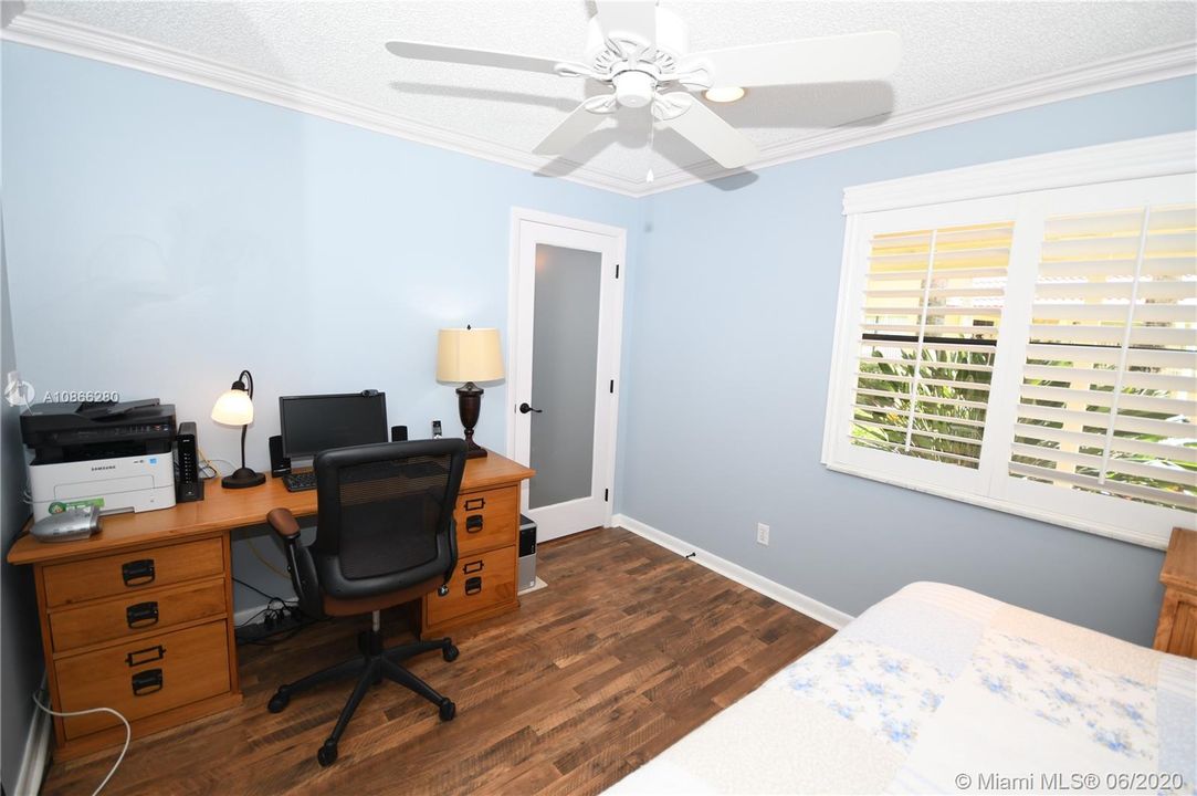Vendido Recientemente: $385,000 (3 camas, 2 baños, 1530 Pies cuadrados)