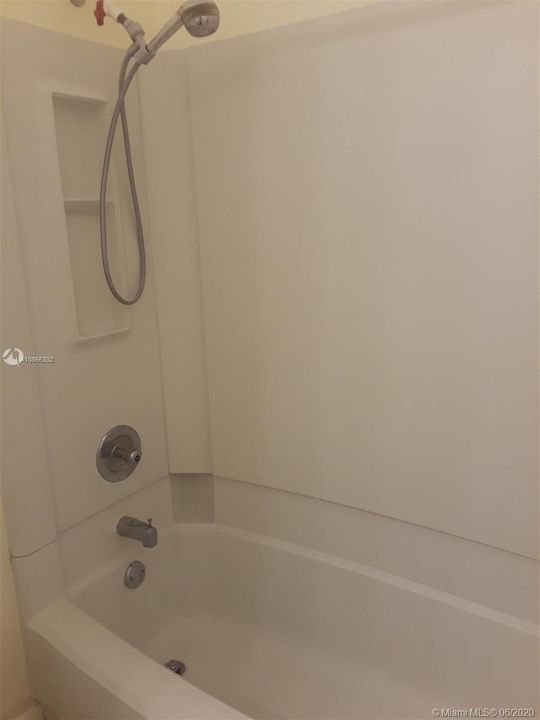 Recientemente alquilado: $995 (1 camas, 1 baños, 606 Pies cuadrados)