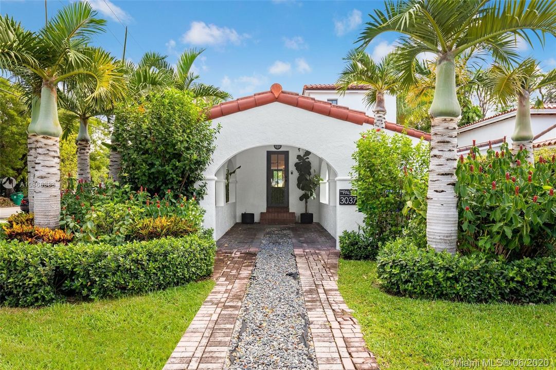 Recently Sold: $1,500,000 (3 beds, 3 baths, 1637 Square Feet)